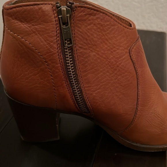 Frye Women's Ankle Boots in Rich Brown - Picture 4 of 6